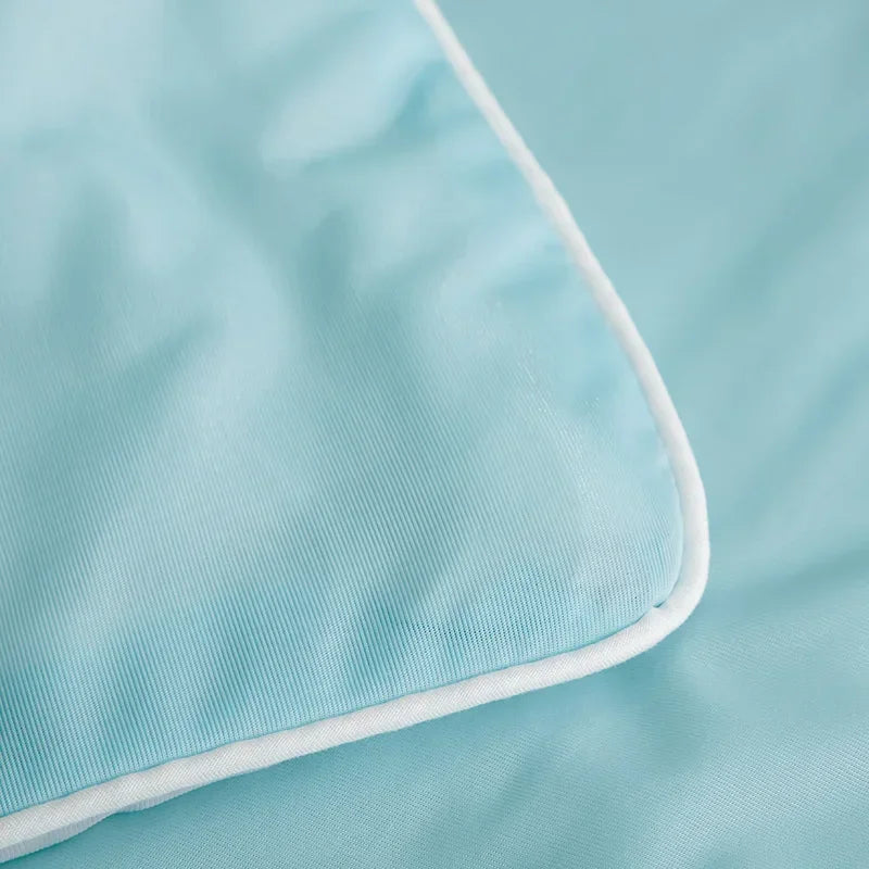 Cooling Blanket for Bed Silky Air Condition Comforter Lightweight Cooled Summer Quilt with Double Side Cold & Cooling Fabric