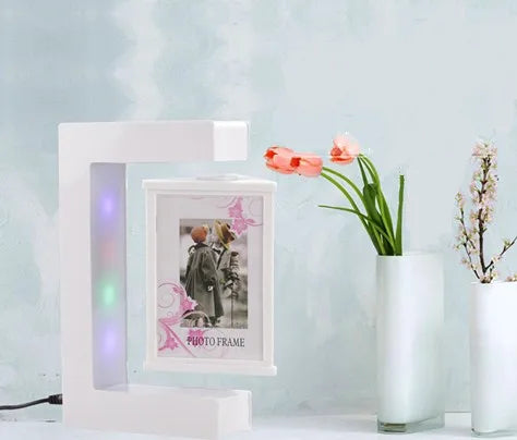 Modern Decor Strange Magnetic Levitation White Photo Frame Magnetic Levitation Display Stand Suspension Ornaments Birthday Gift